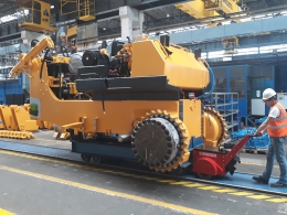 Compact Nu-Star electric pusher makes a big impact at Dressta Heavy Machinery